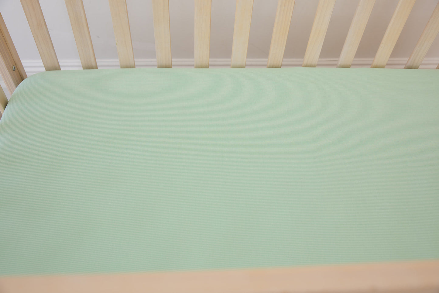 (SOLID, ribbed) Lion Around - Crib Sheet