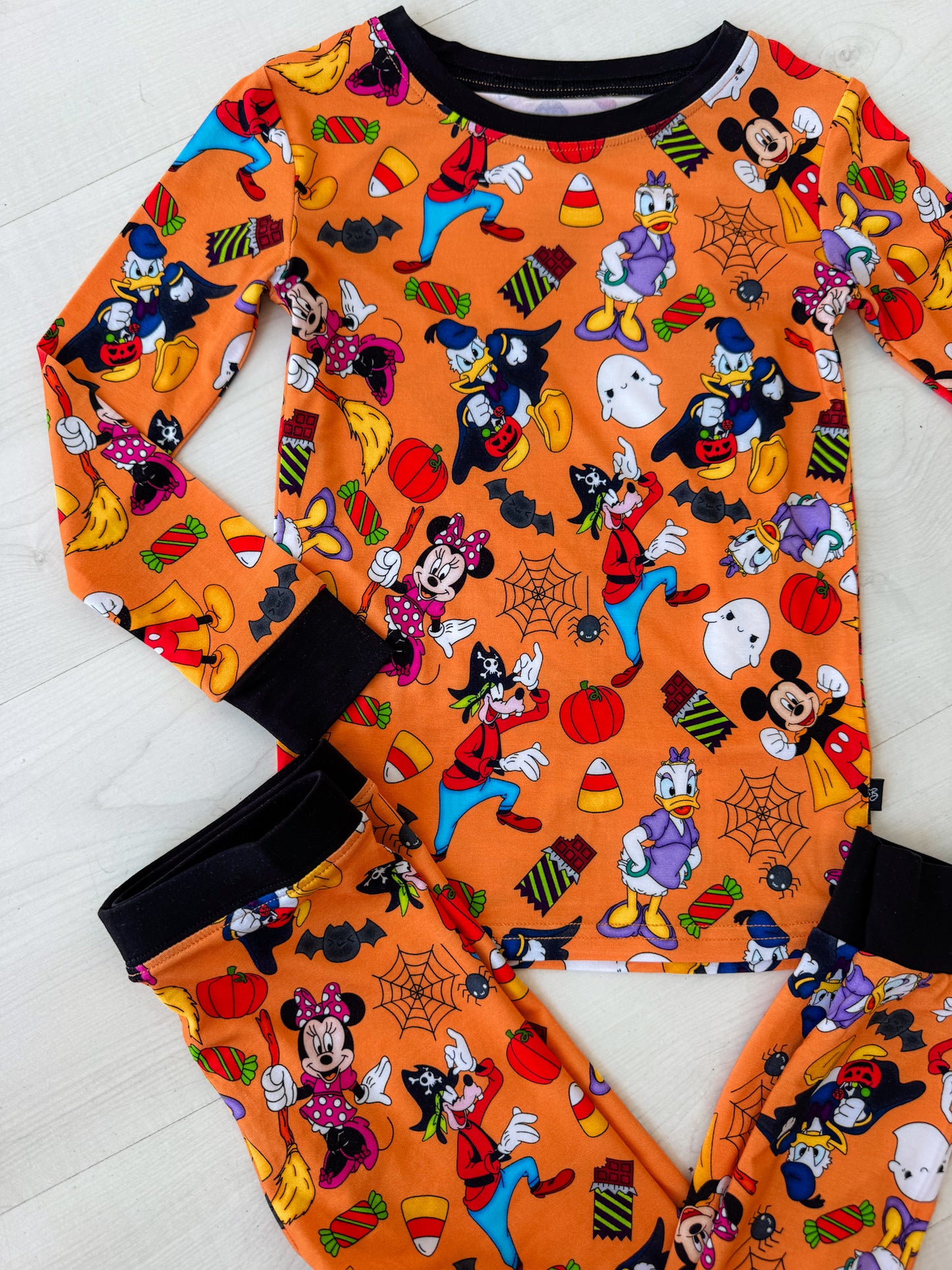 Main Street Halloween: 2 Piece Set