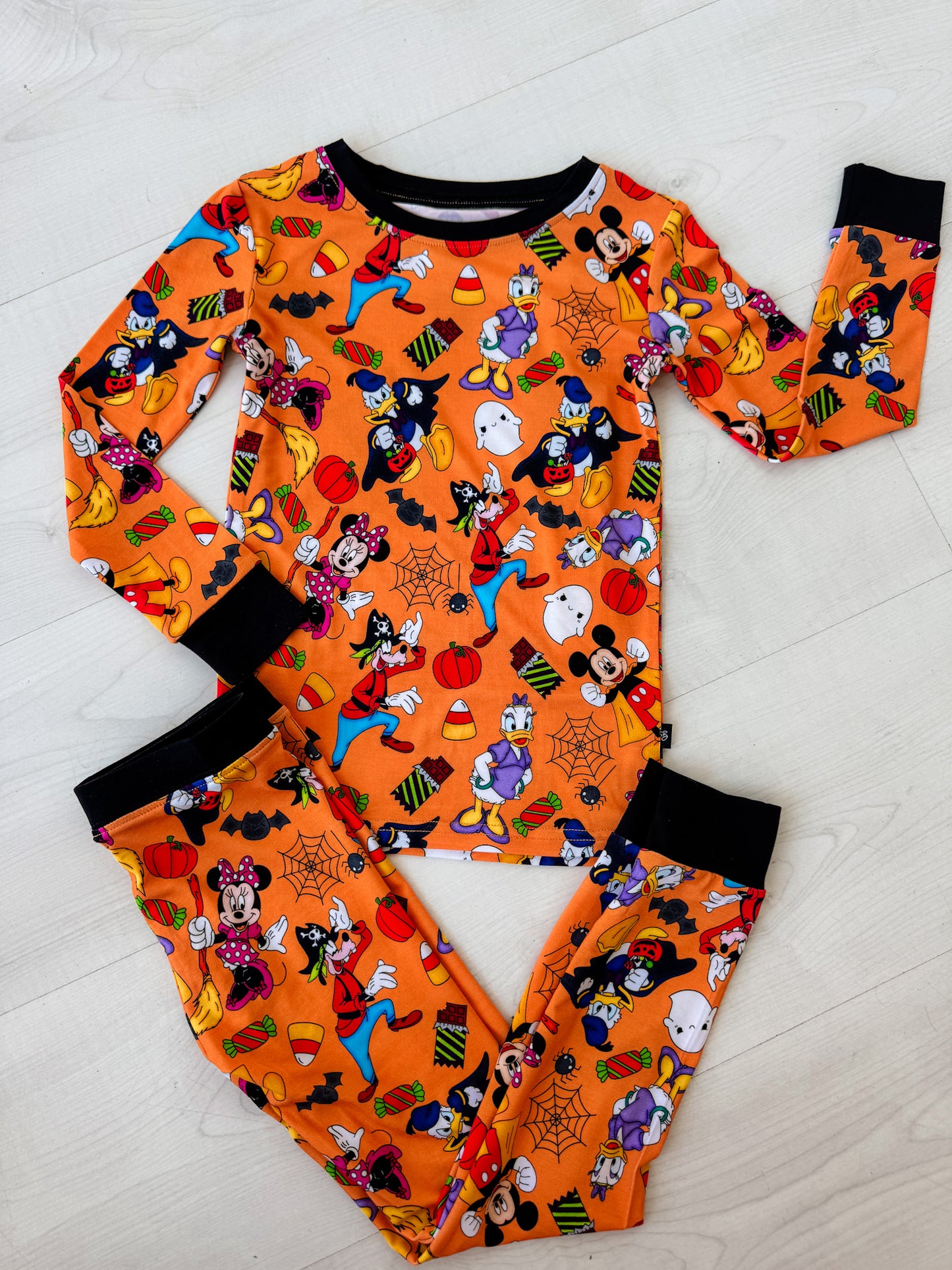 Main Street Halloween: 2 Piece Set
