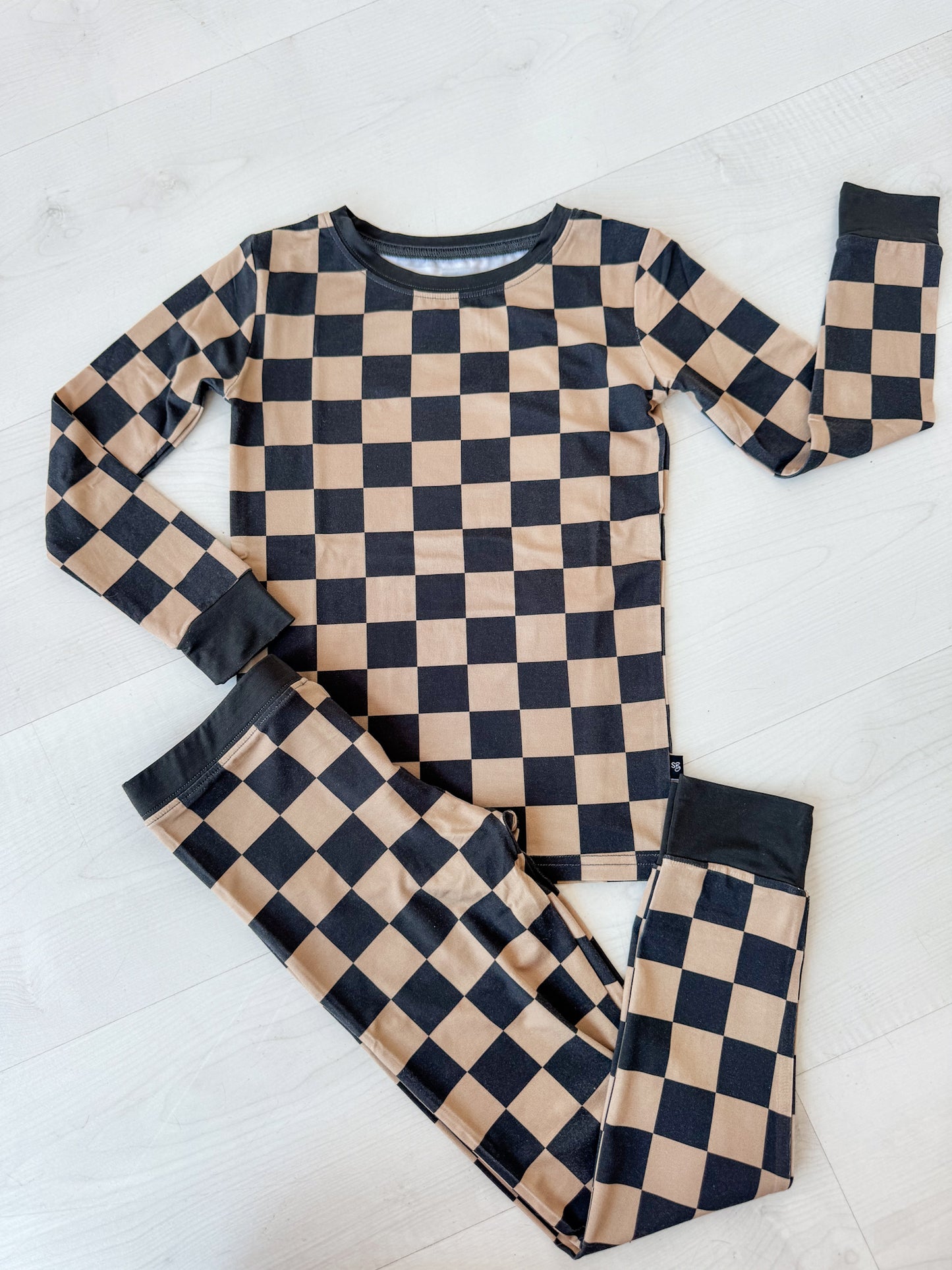 Checks: 2 Piece Set