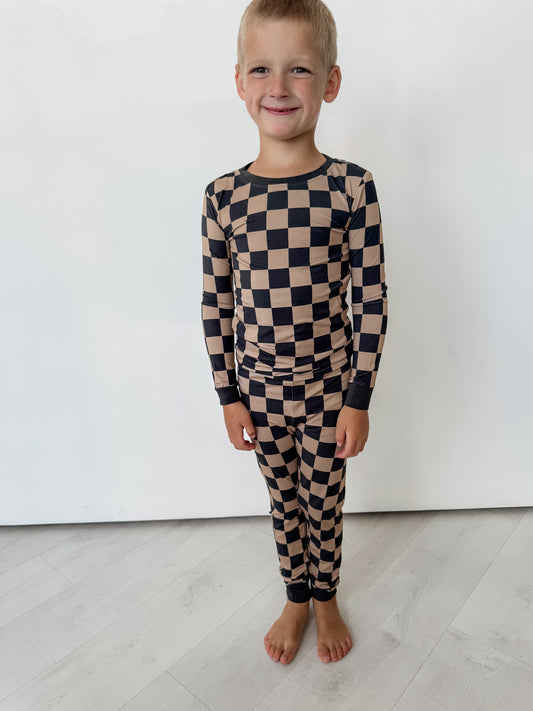 Checks: 2 Piece Set