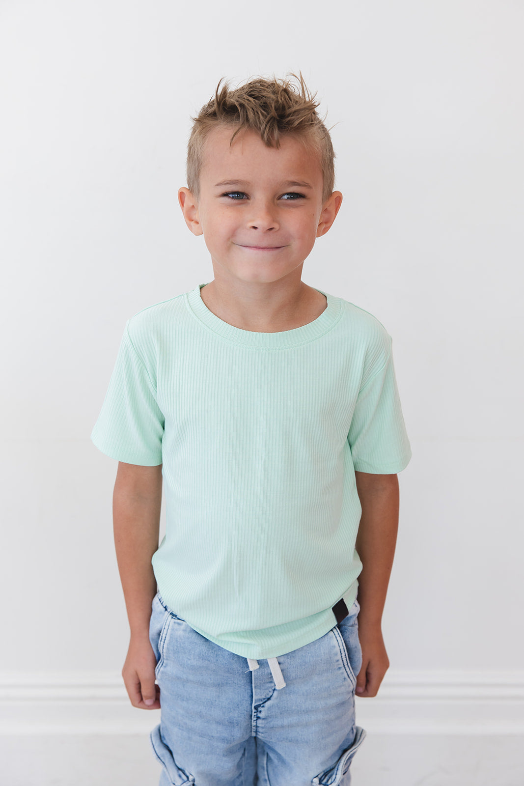 (SOLID, ribbed) Lion Around - Everyday Tee
