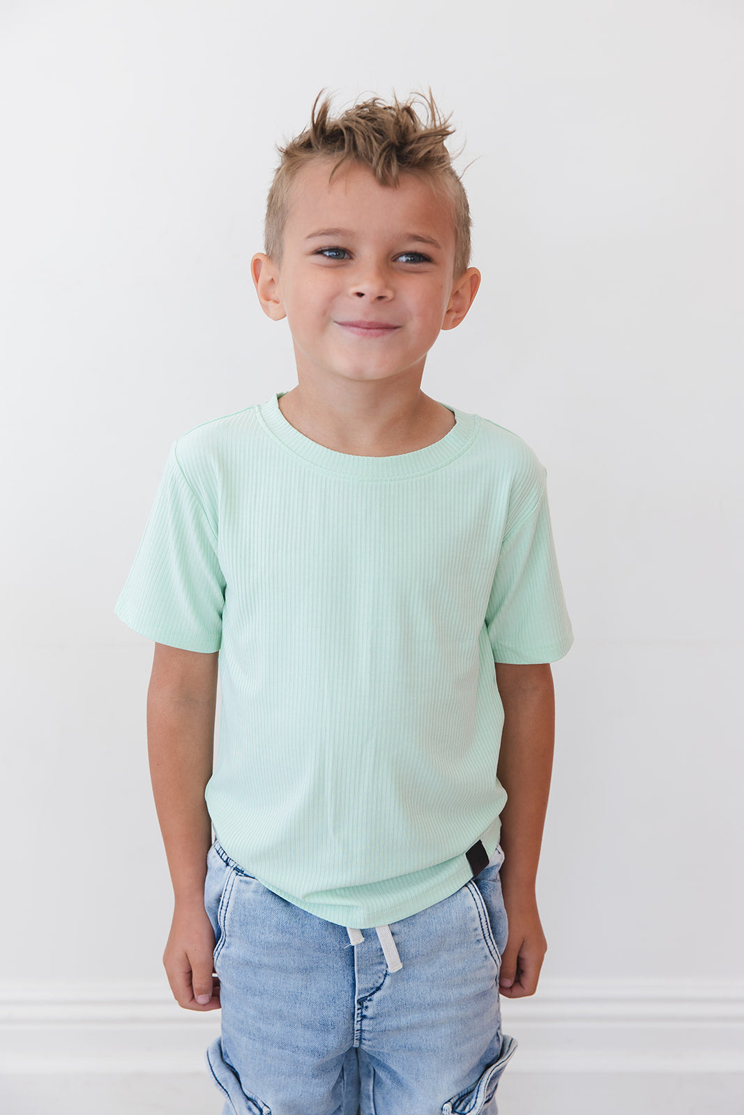 (SOLID, ribbed) Lion Around - Everyday Tee