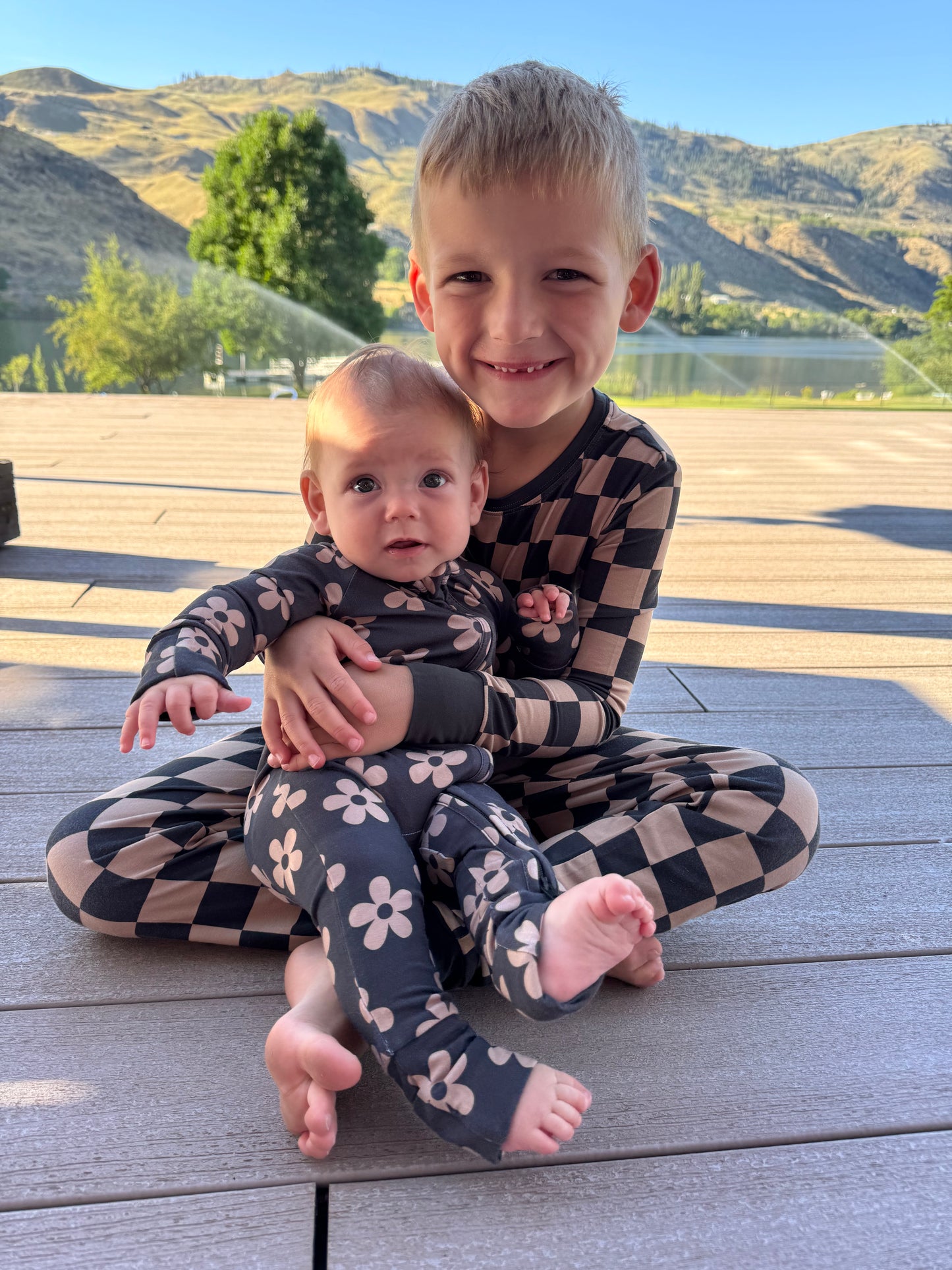 Checks: 2 Piece Set