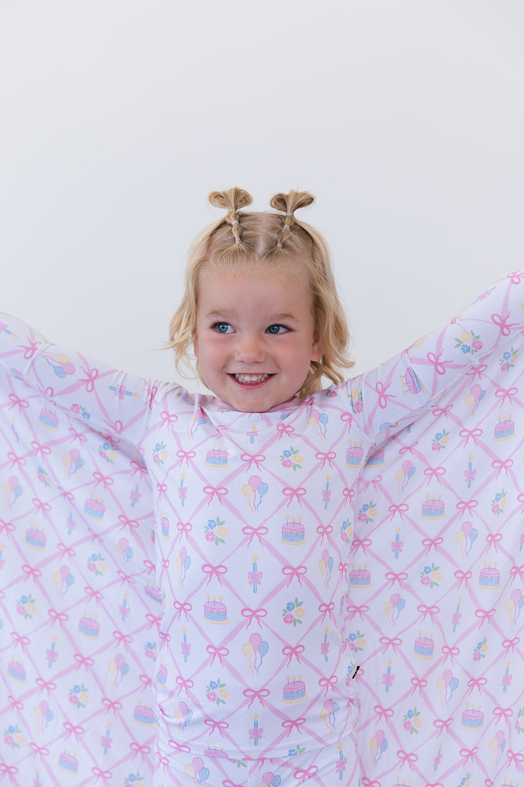 (PINK) Birthday - Lightweight Blanket