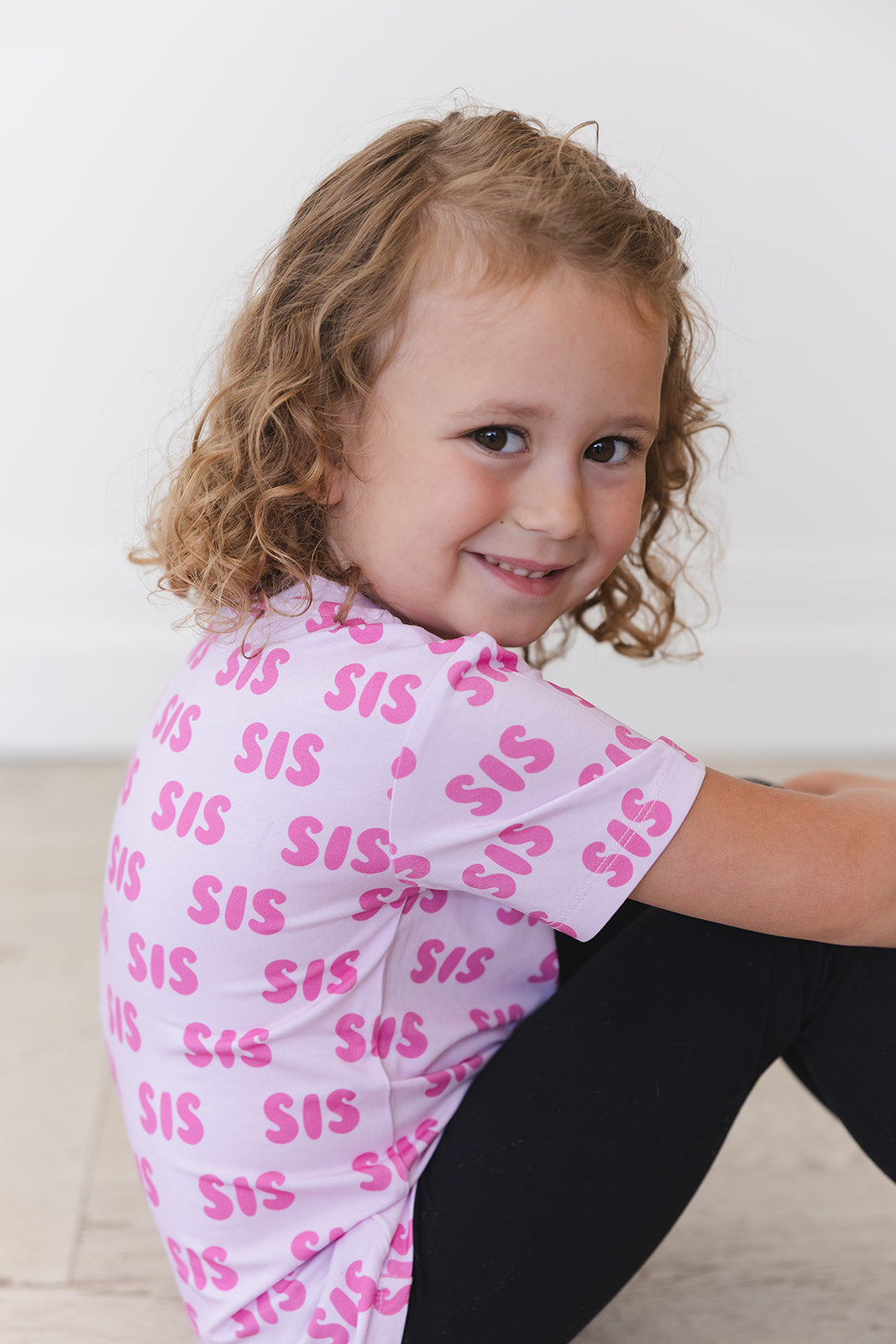 SIS - Everyday Tee