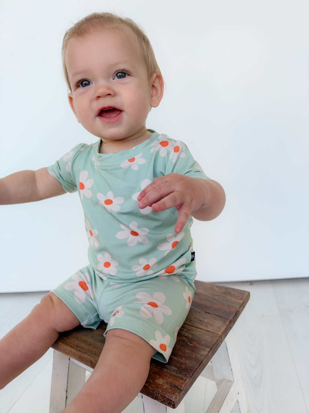 Darling Daisy: Short & Tee