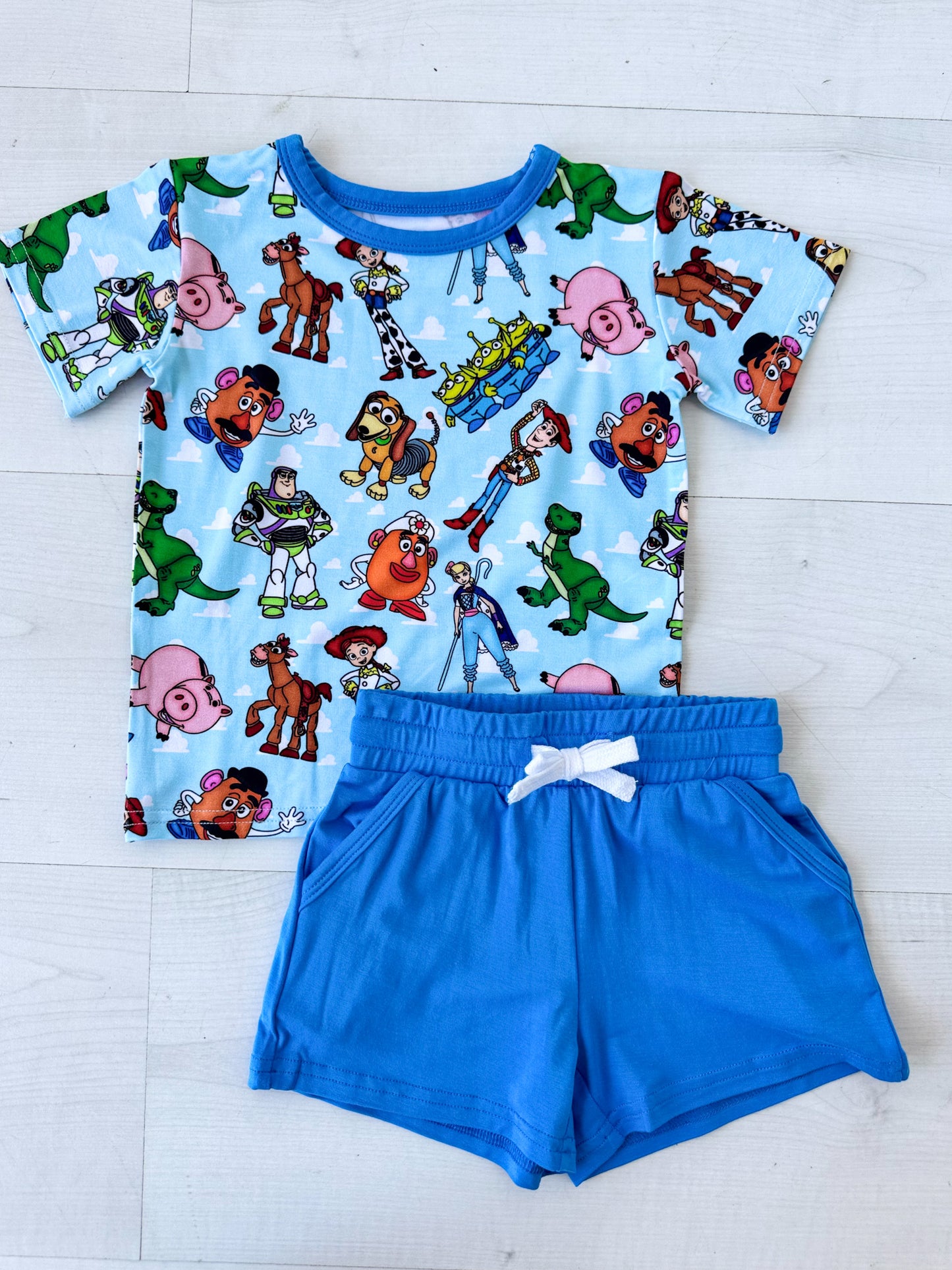 Reach for the Sky: Pocket Short and Tee