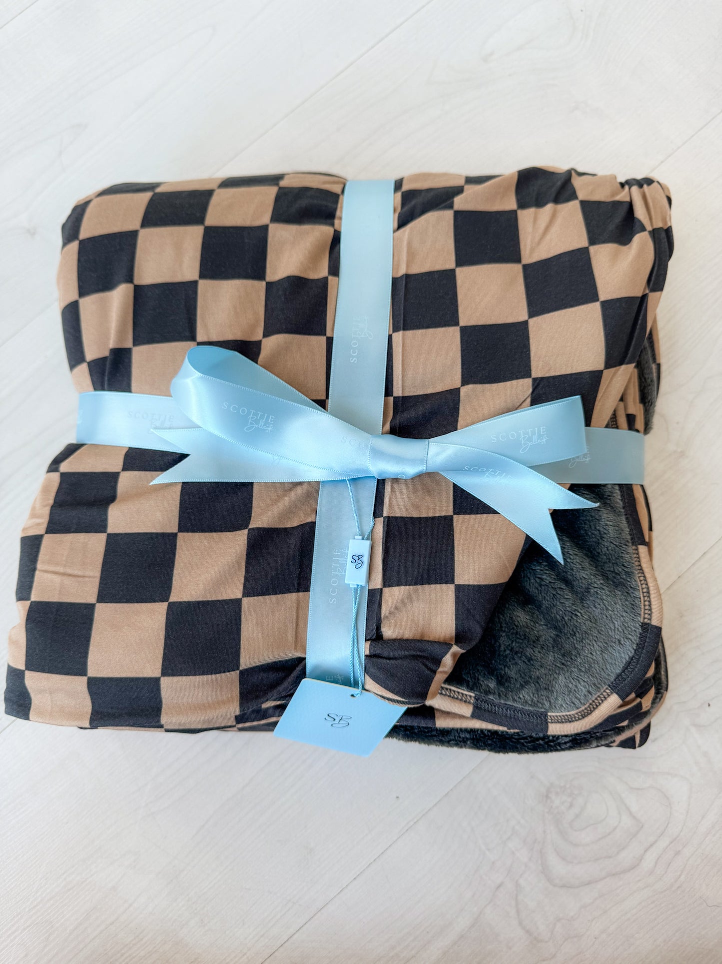 Checks: Velvet Plush Blanket