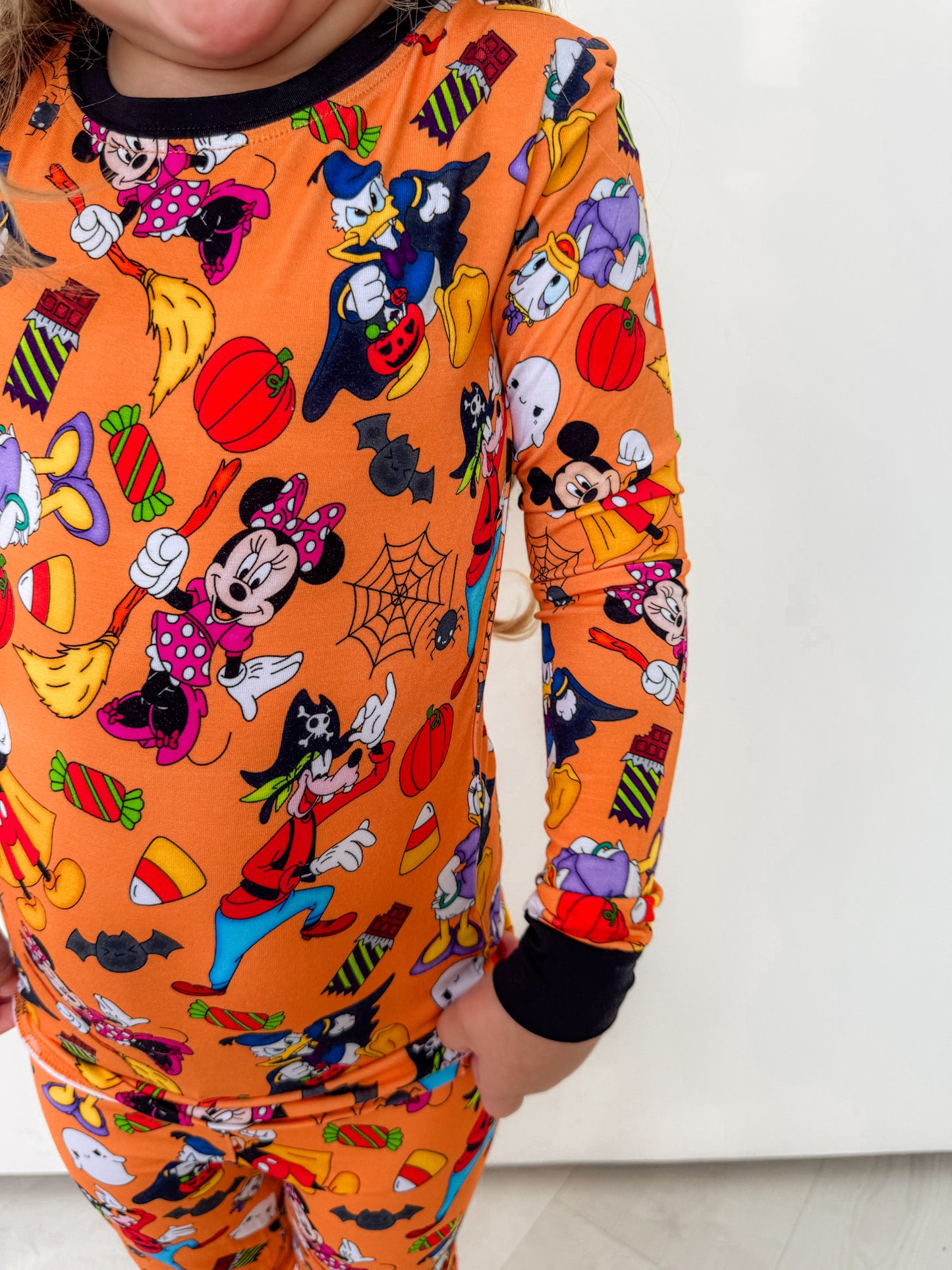 Main Street Halloween: 2 Piece Set