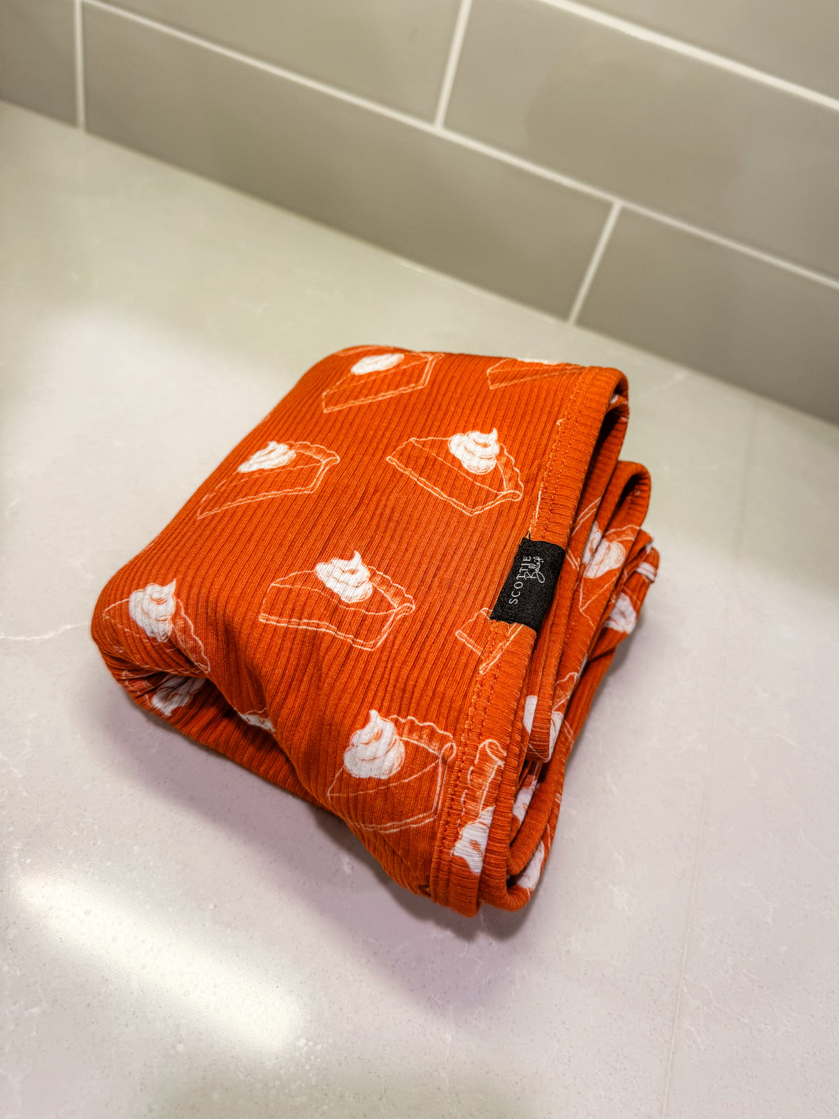 Pumpkin Pie: Lightweight Blanket